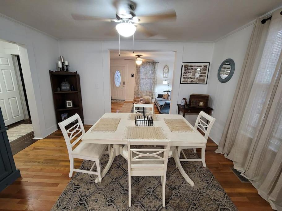 Apple Hill Bungalow, Family And Pet Friendly! Bristol Buitenkant foto
